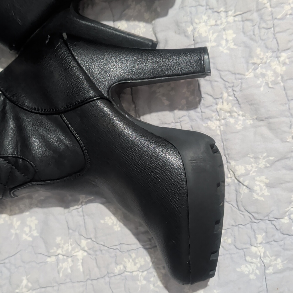 Wild Diva Lounge Quilted Knee High Platform Boots w/ Secret Pocket | Black - Picture 12 of 14